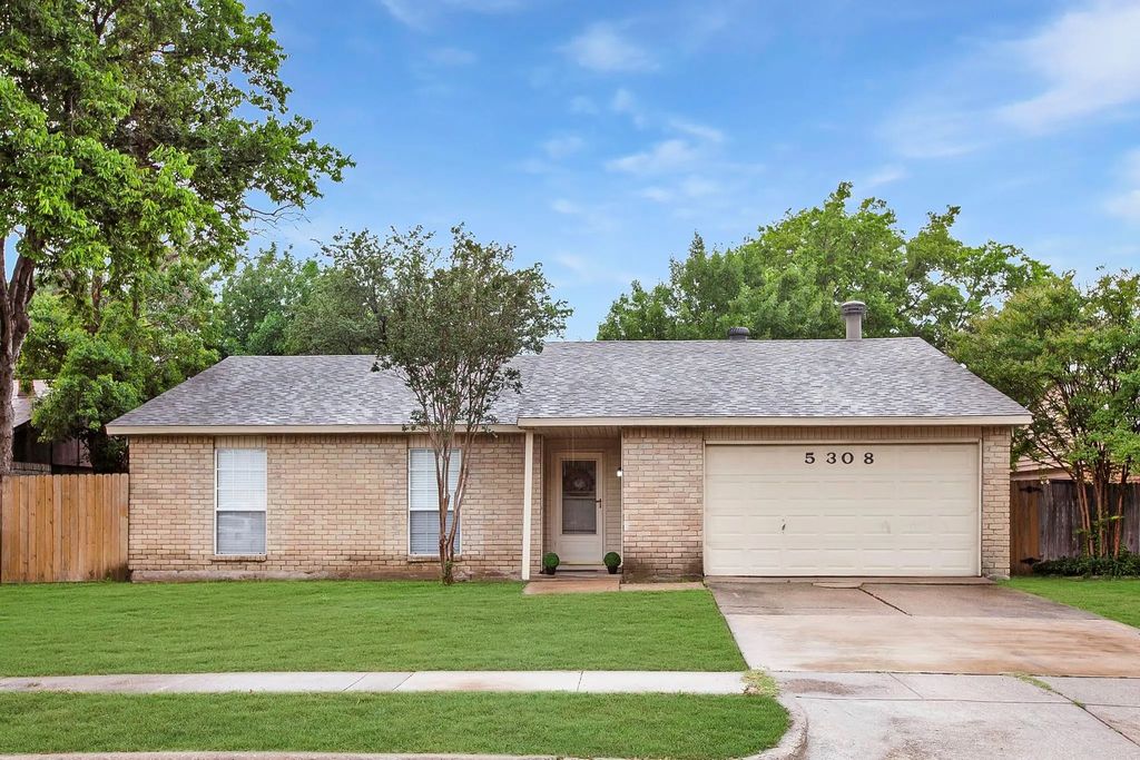 5308 Gates Drive, The Colony