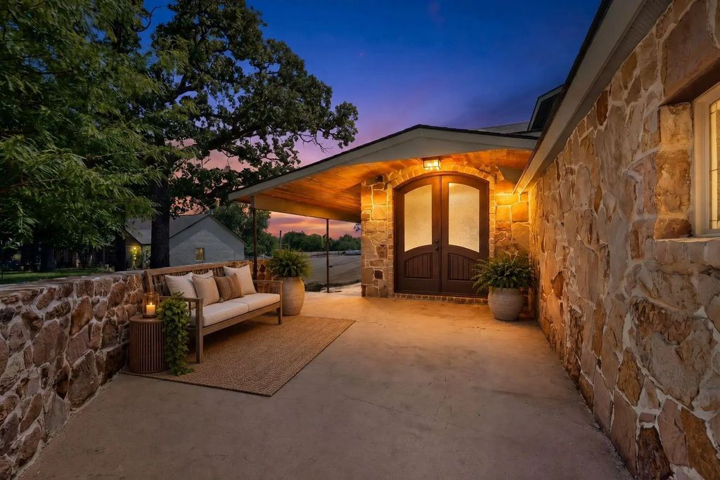1880 Houston Road, Burleson