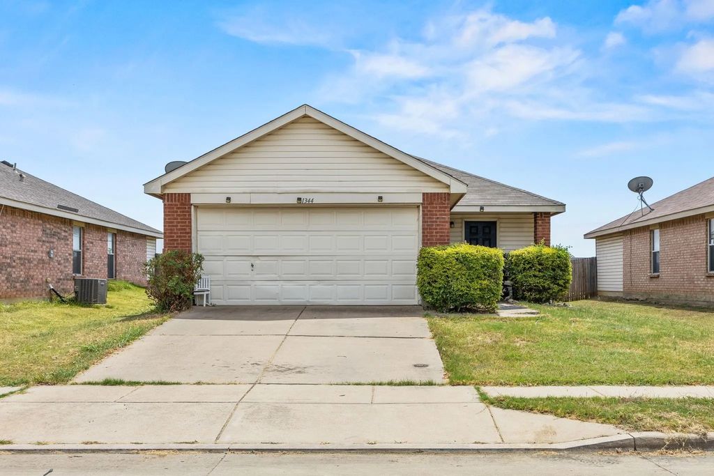 1344 Castle Ridge Road, Fort Worth