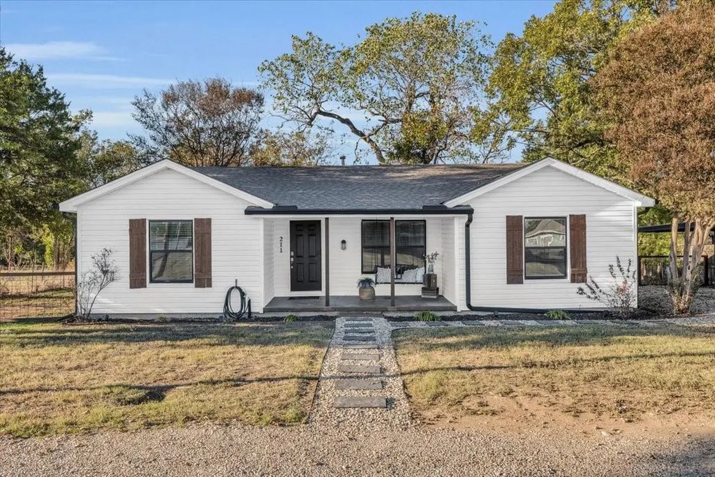 211 W Stegall Drive, Robinson