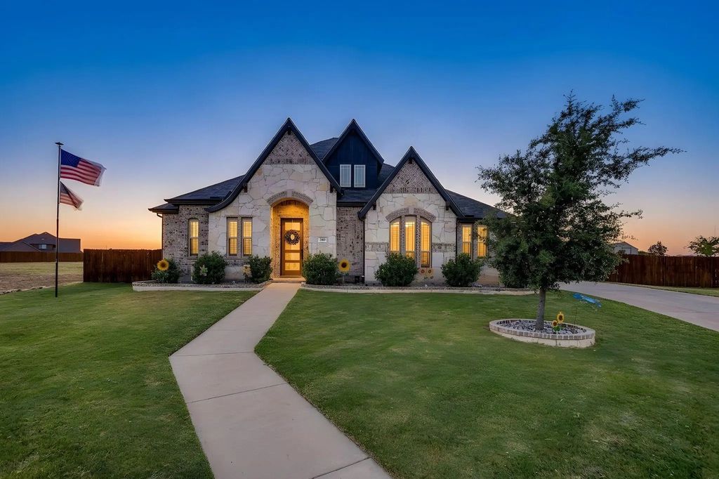 340 Trail Dust Drive, Godley