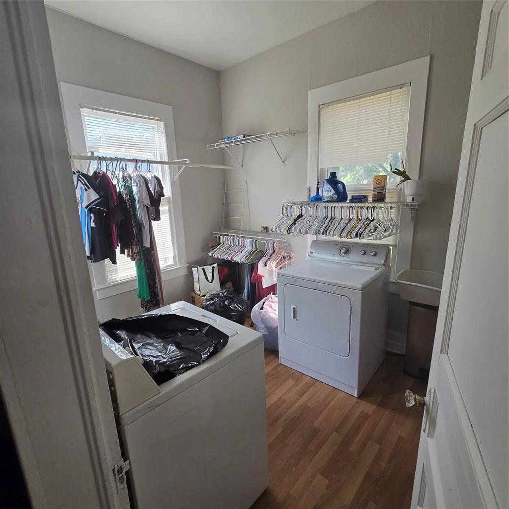 1031 W Morgan Street, Denison