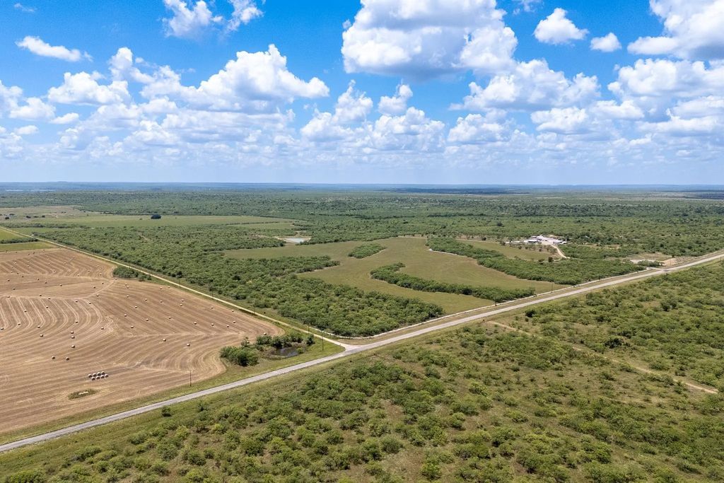2671 Fm 2926, Clyde