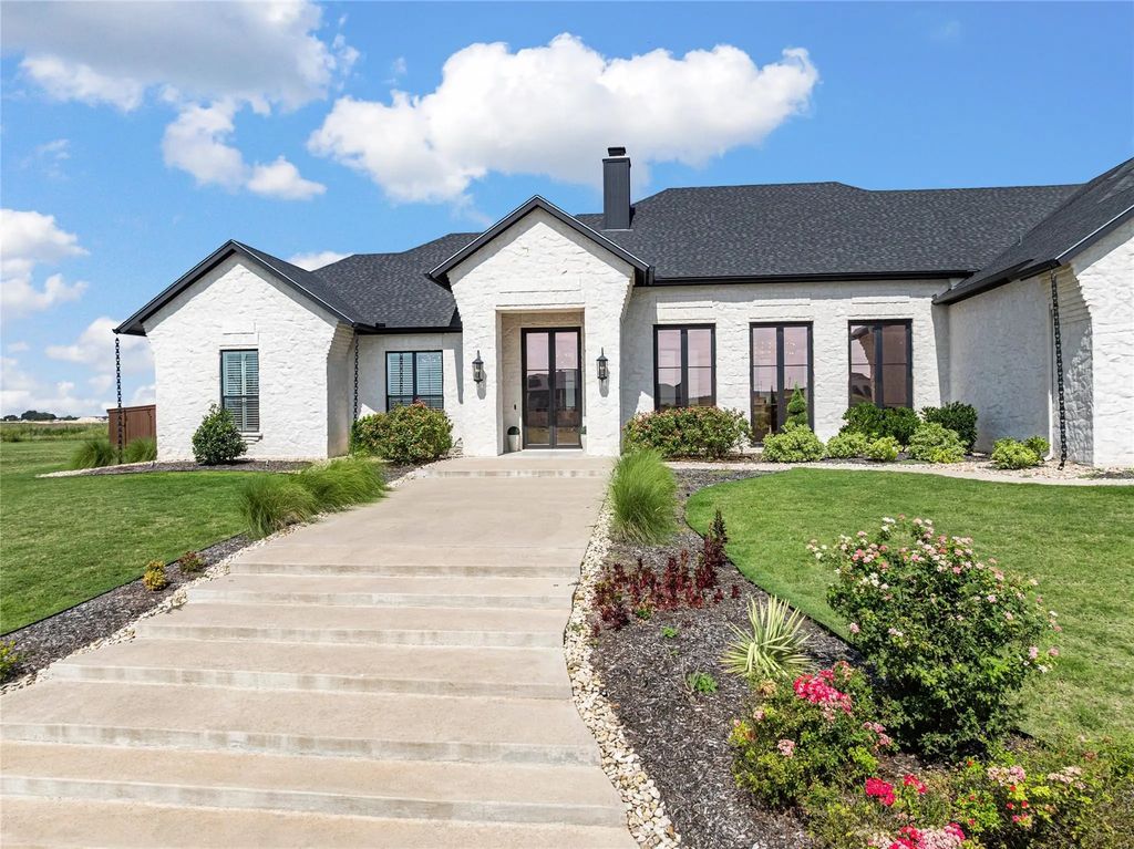 134 Sunflower Street, Lorena