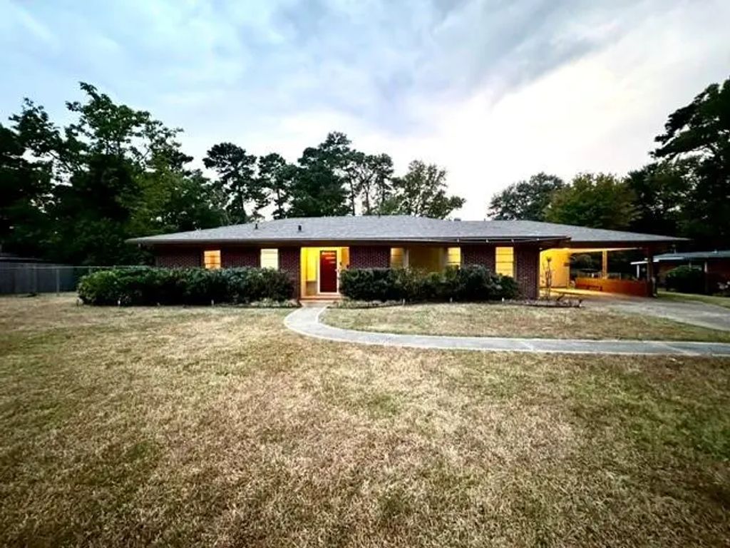 1115 Louisiana Avenue, Minden
