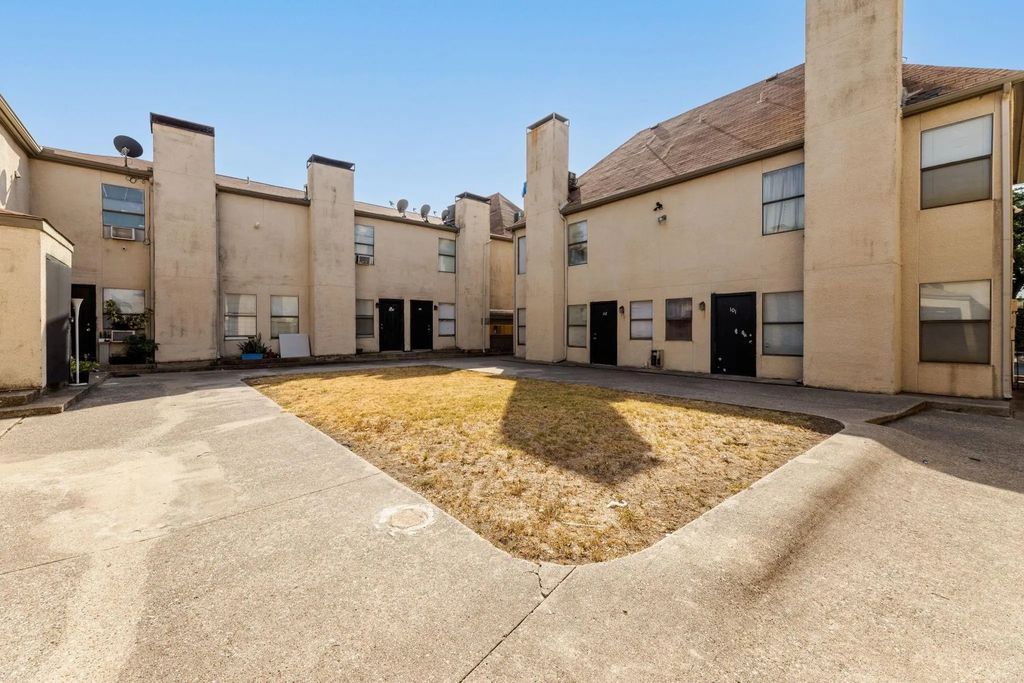7030 Fair Oaks Avenue 103, Dallas
