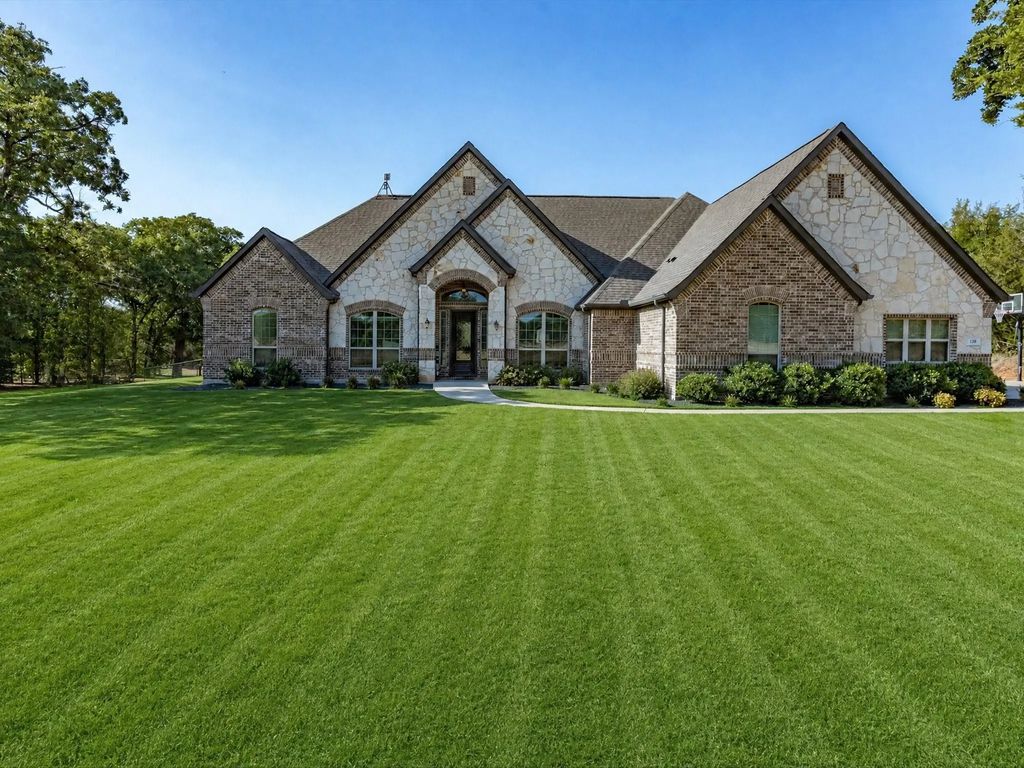 128 Paradise Oaks Court, Paradise