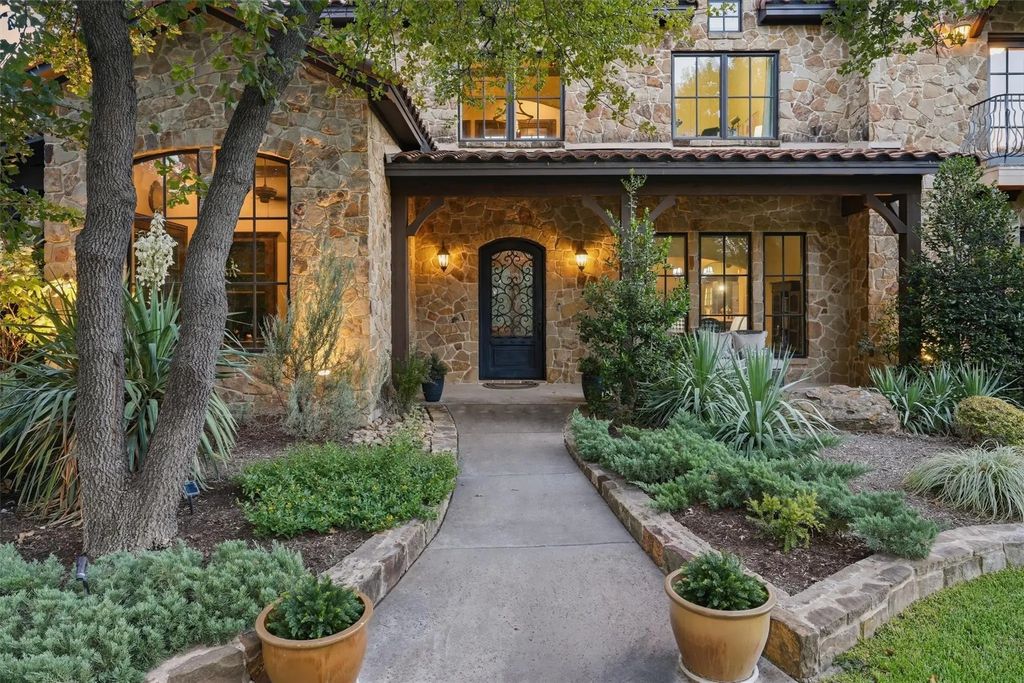 1501 Oaklawn Court, Aledo