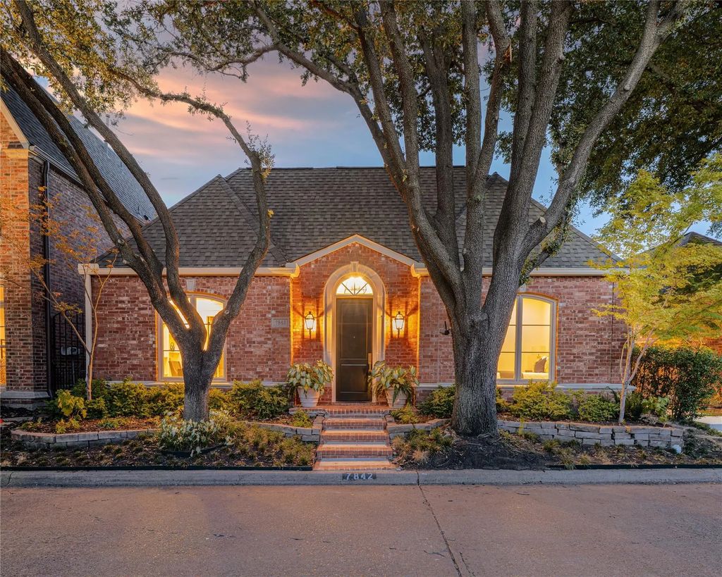 7842 Caruth Court, Dallas