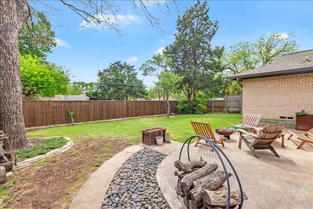 8030 Hunnicut Road, Dallas