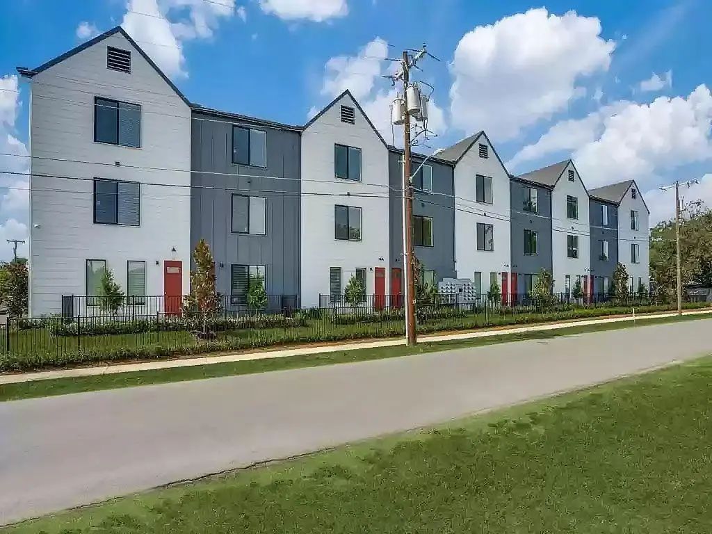 3275 Dallas Street 205, Dallas
