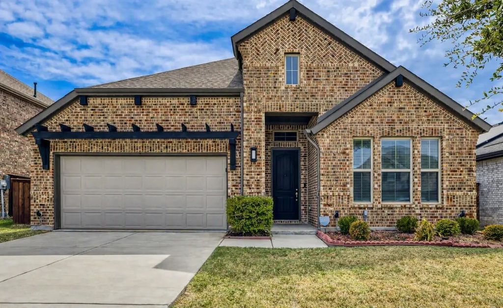 1865 Arbor Drive, Forney