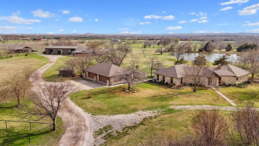 9711 Jim Christal Road, Krum