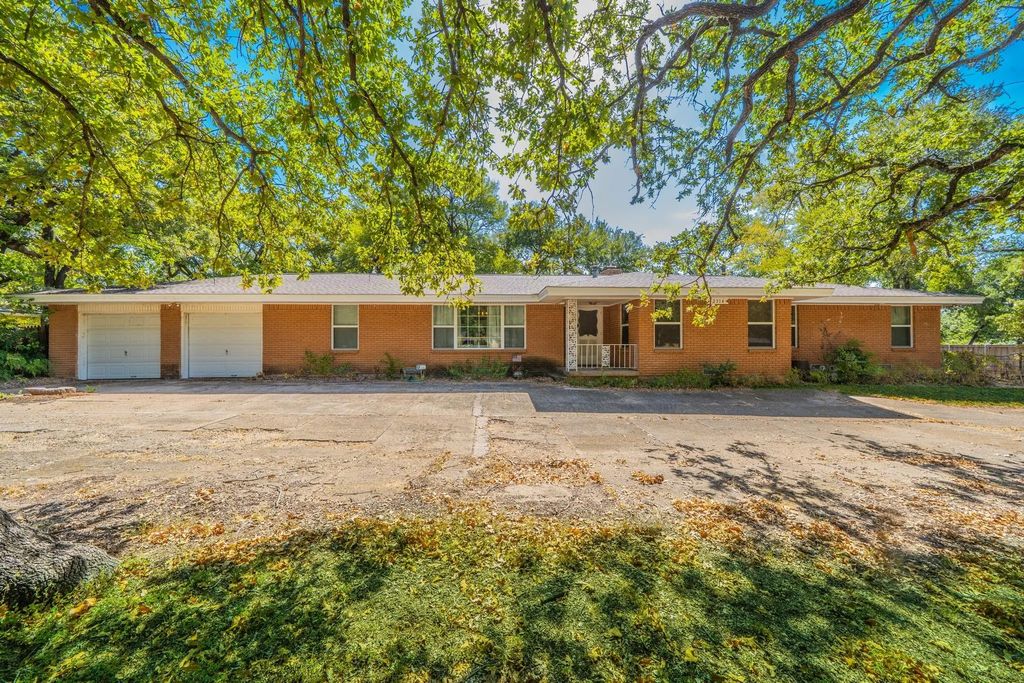 2314 Ingleside Drive, Grand Prairie