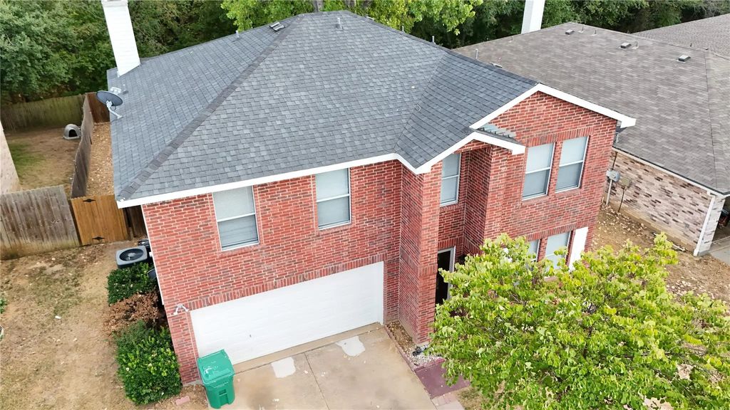1212 Rambling Brook Trail, Denton