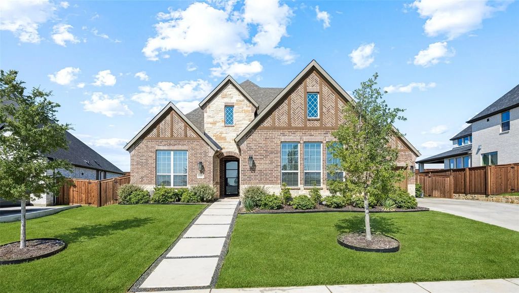 1806 Farmstead Road, Mansfield
