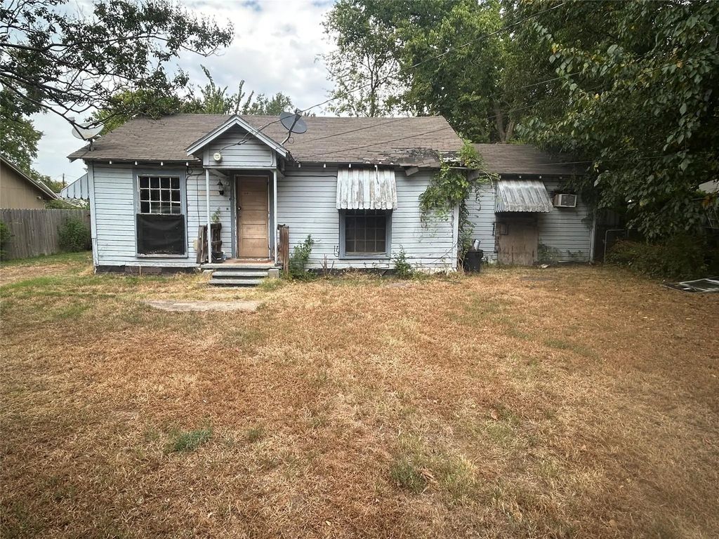 100 Pollard Street, Sulphur Springs