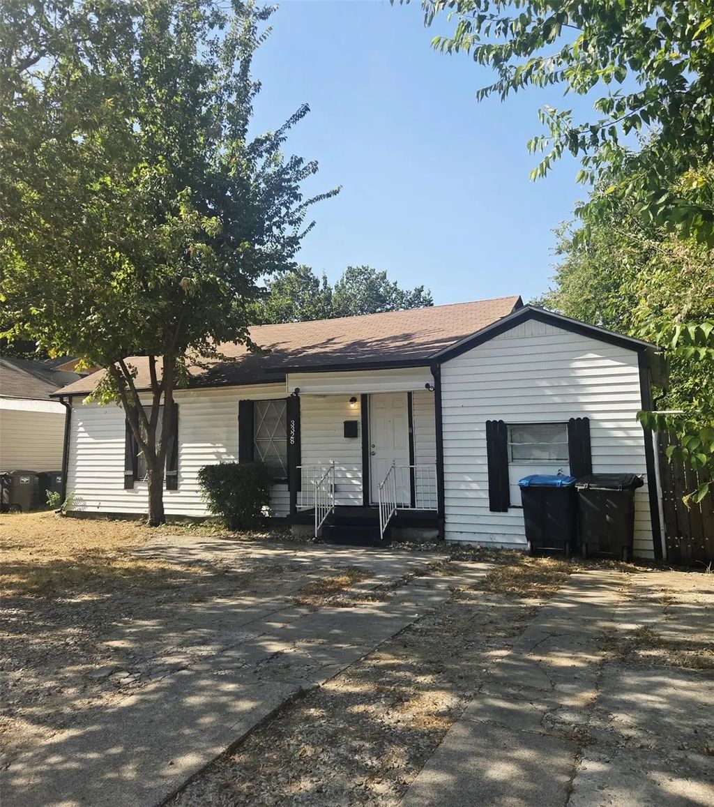 3328 Lynnfield Drive, Fort Worth