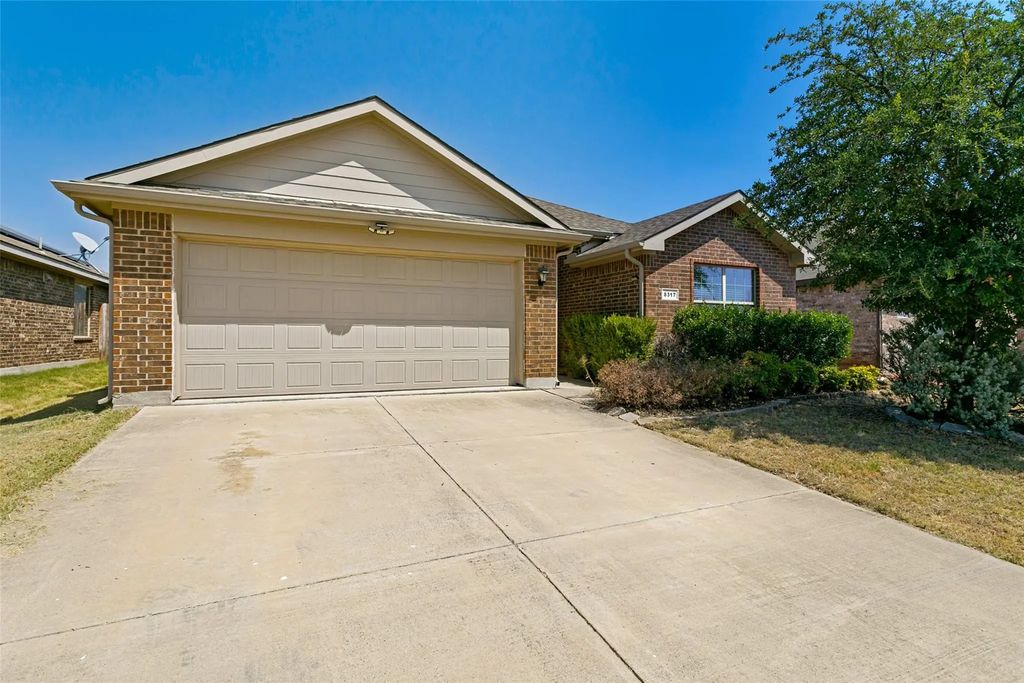 8817 Poynter Street, Fort Worth