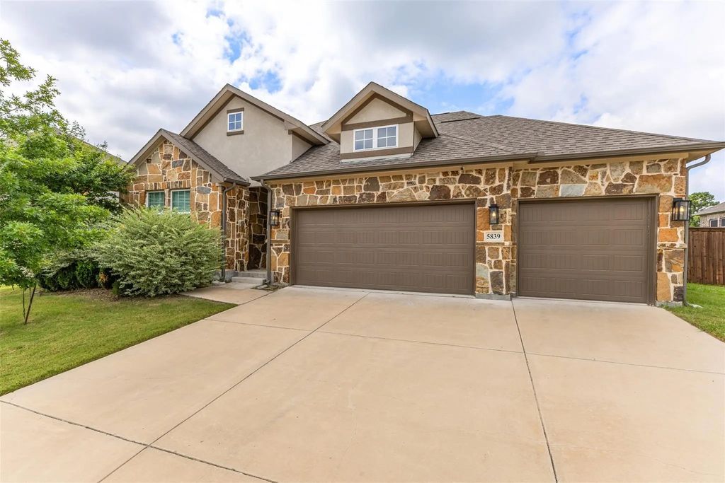 5839 Heatherwood Loop, Sachse