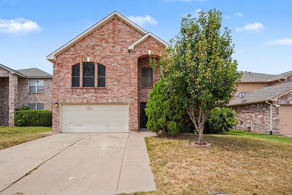 4800 Sleepy Ridge Circle, Fort Worth