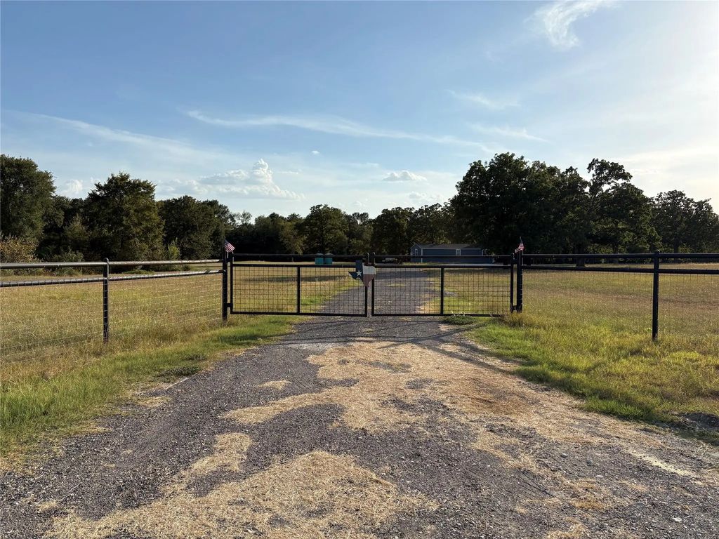 134 Private Road 5762, Groesbeck