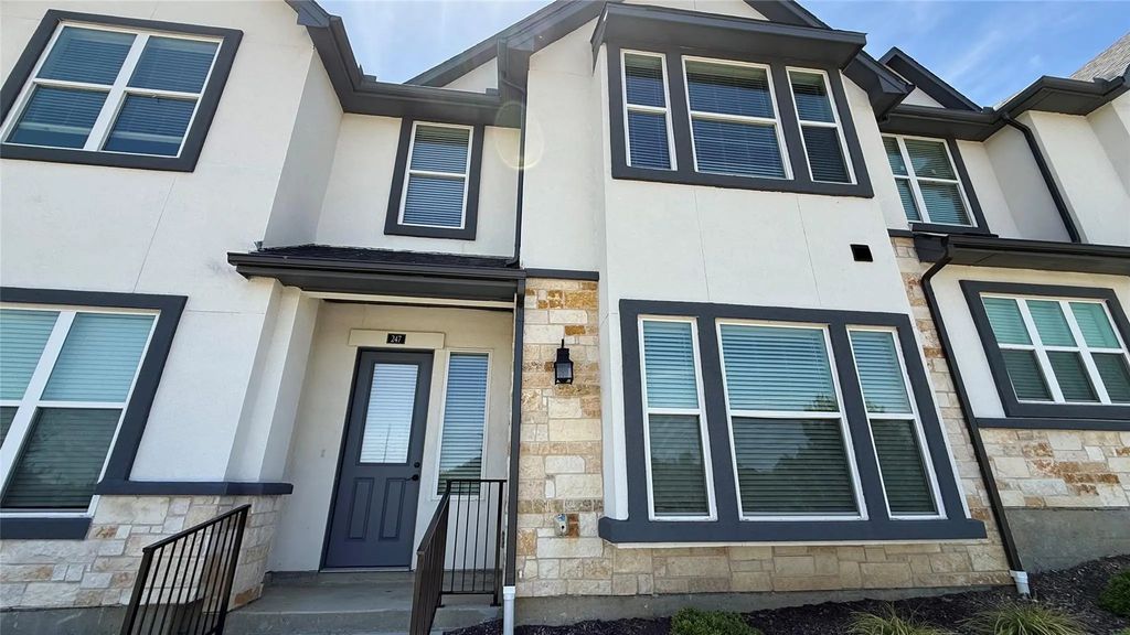 247 Mule Deer Mews, Frisco