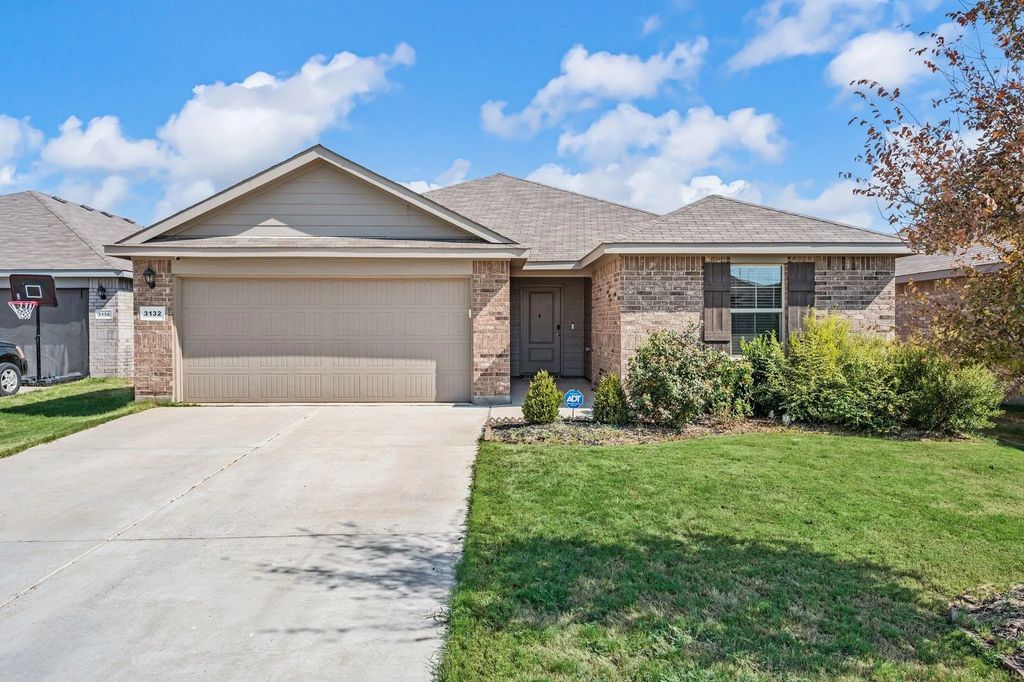 3132 Newfield Court, Fort Worth