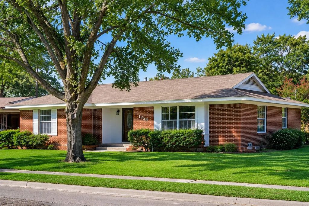 1824 Westway Avenue, Garland