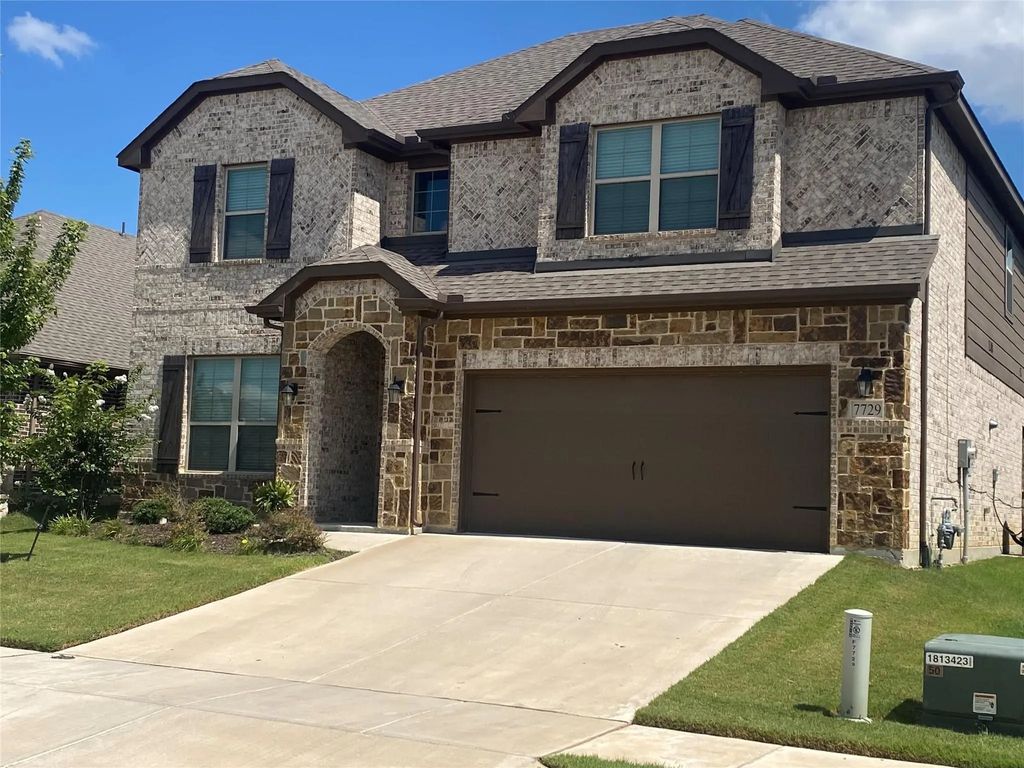 7729 Northumberland Drive, Fort Worth
