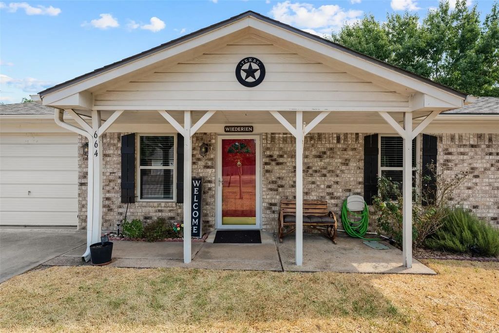 664 Woodard Lane, Bruceville