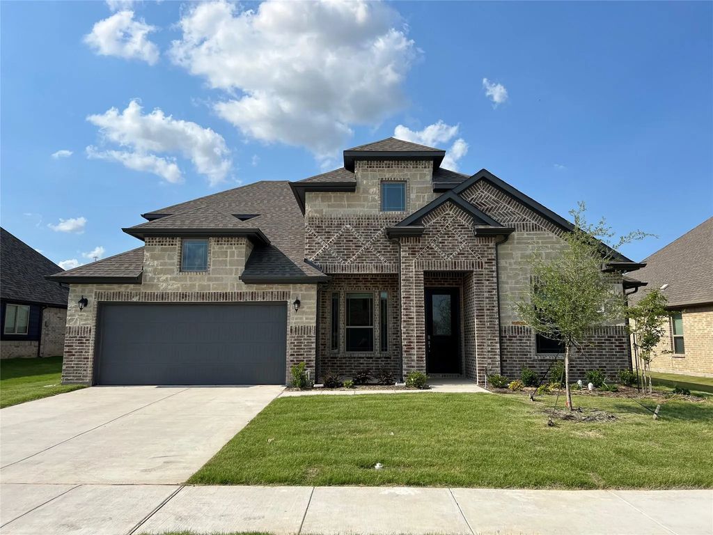 249 Lillian Lane, Waxahachie