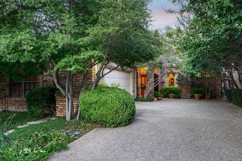 11904 Forest Lakes Lane, Dallas