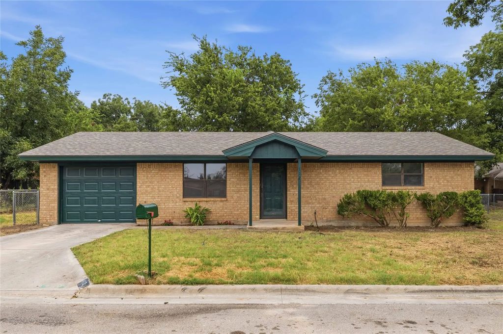 112 Orchard Drive, Early