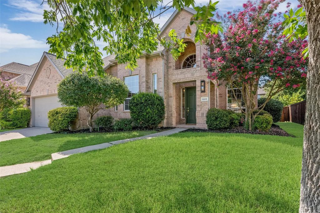 1608 Crown Point Road, McKinney