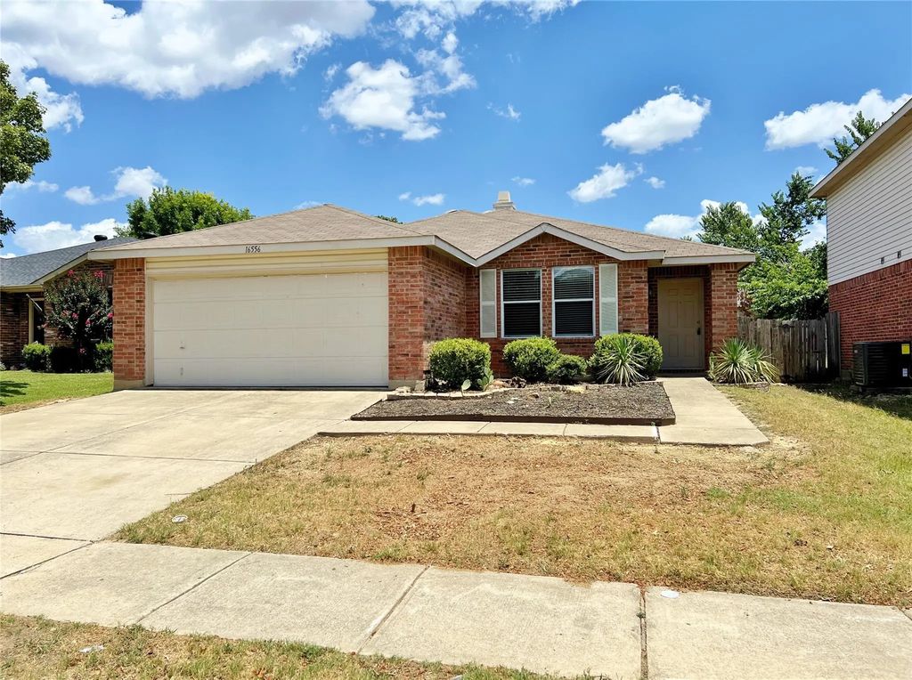16556 Jasmine Springs Drive, Fort Worth