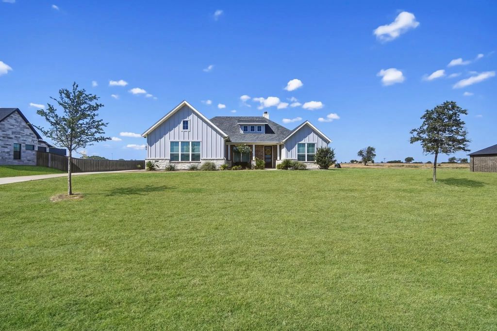 280 Maci Drive, Waxahachie