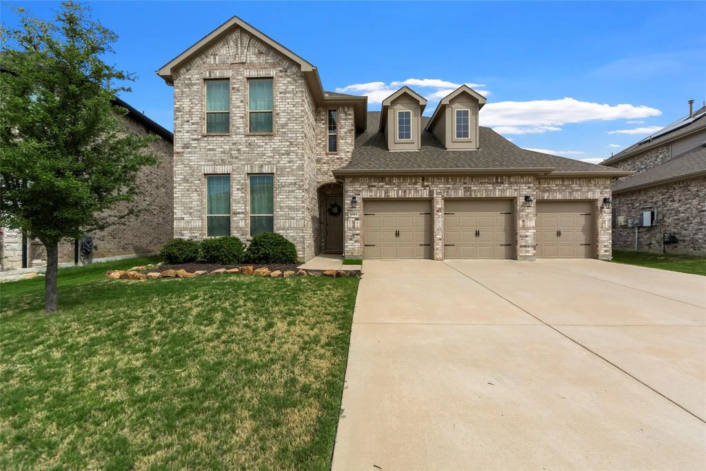 1501 White Water Way, Aubrey