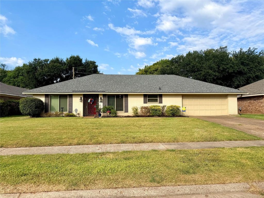 7514 Camelback Drive, Shreveport