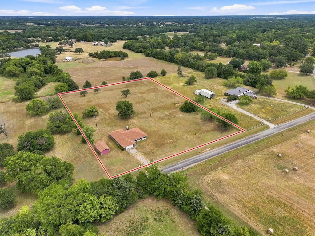 1625 Richerson Road, Denison