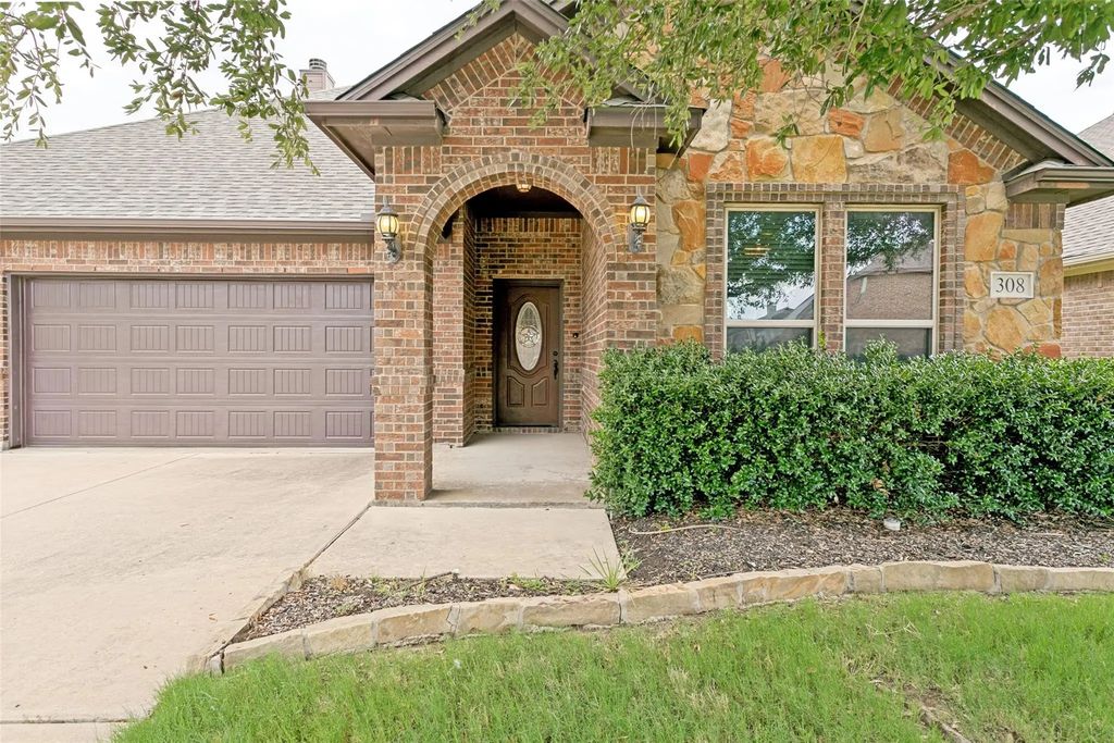 308 Pecos Drive, Burleson