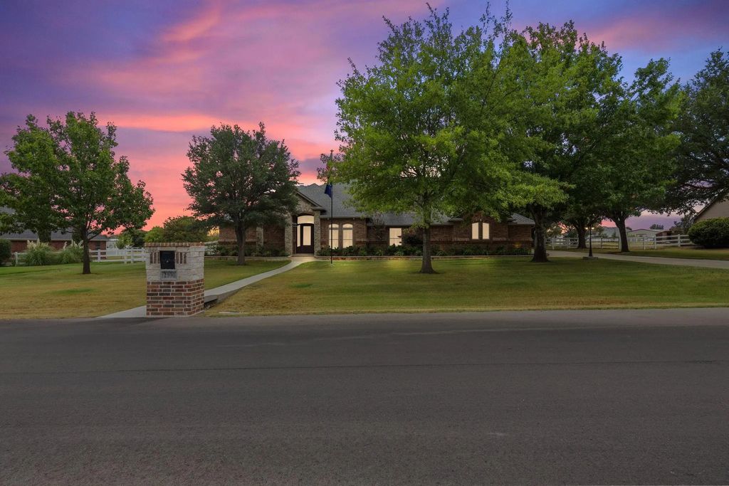 2100 Meadow Springs Drive, Haslet