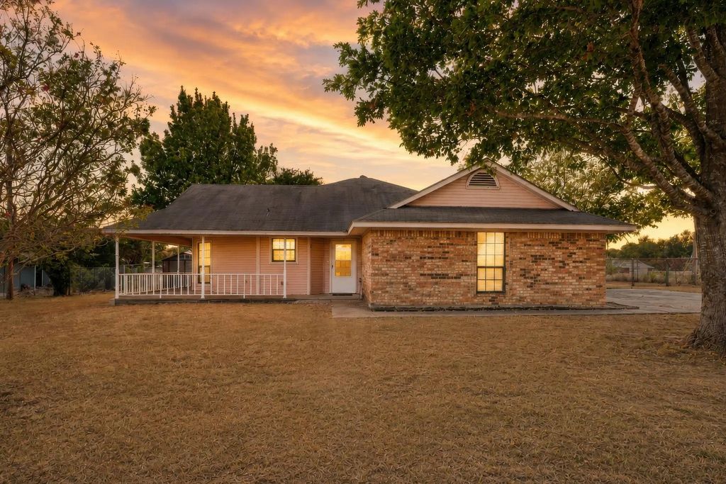162 Warren Road, Lorena