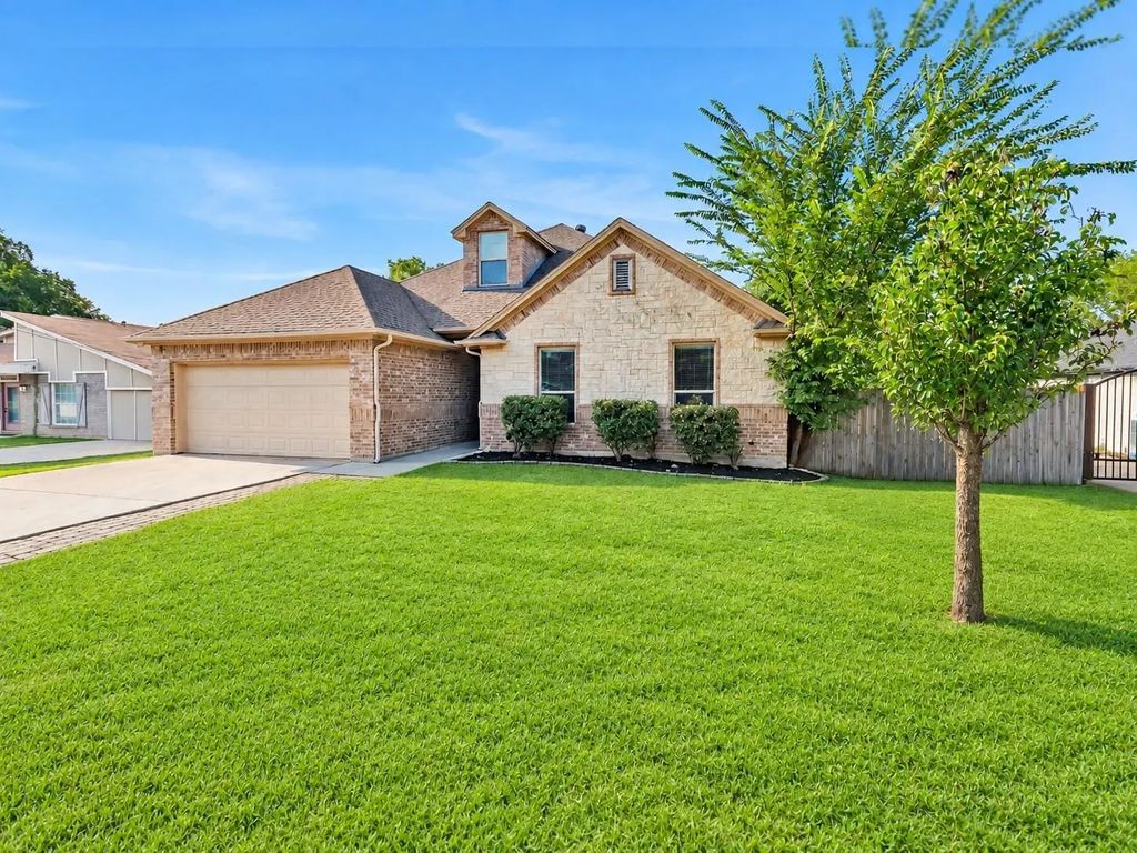 7608 Frankie B Street, North Richland Hills