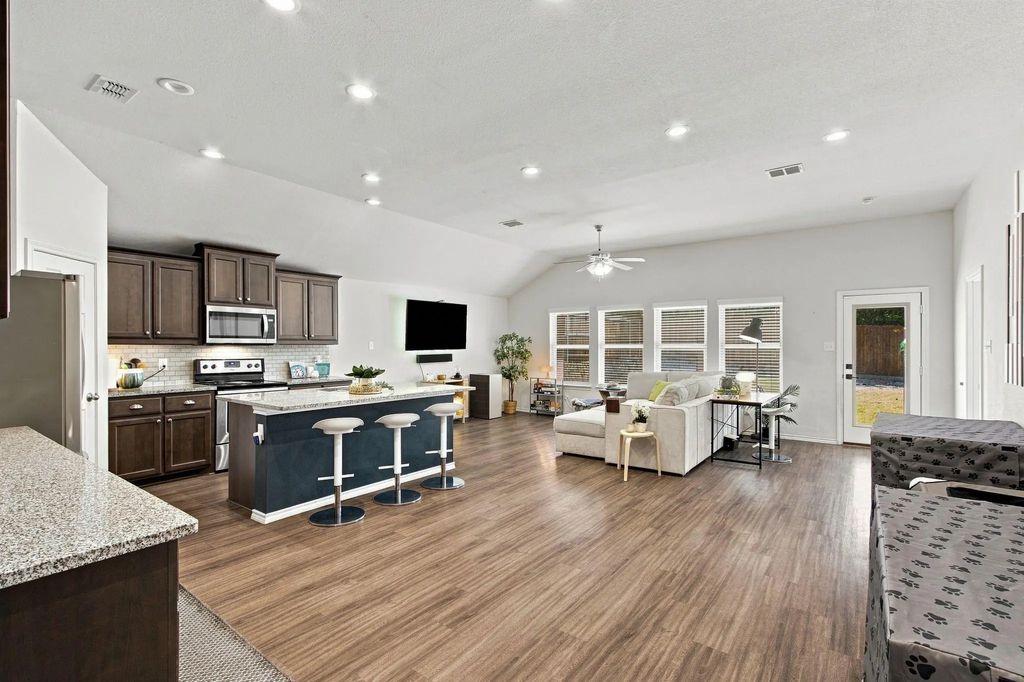 10853 Live Oak Creek Drive, Fort Worth