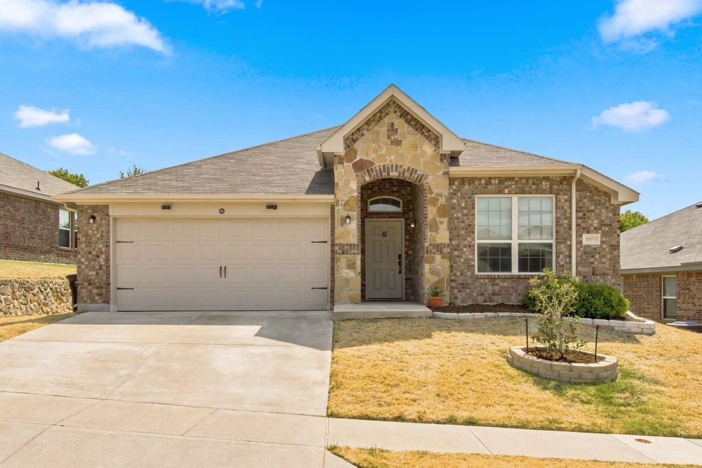 10853 Live Oak Creek Drive, Fort Worth