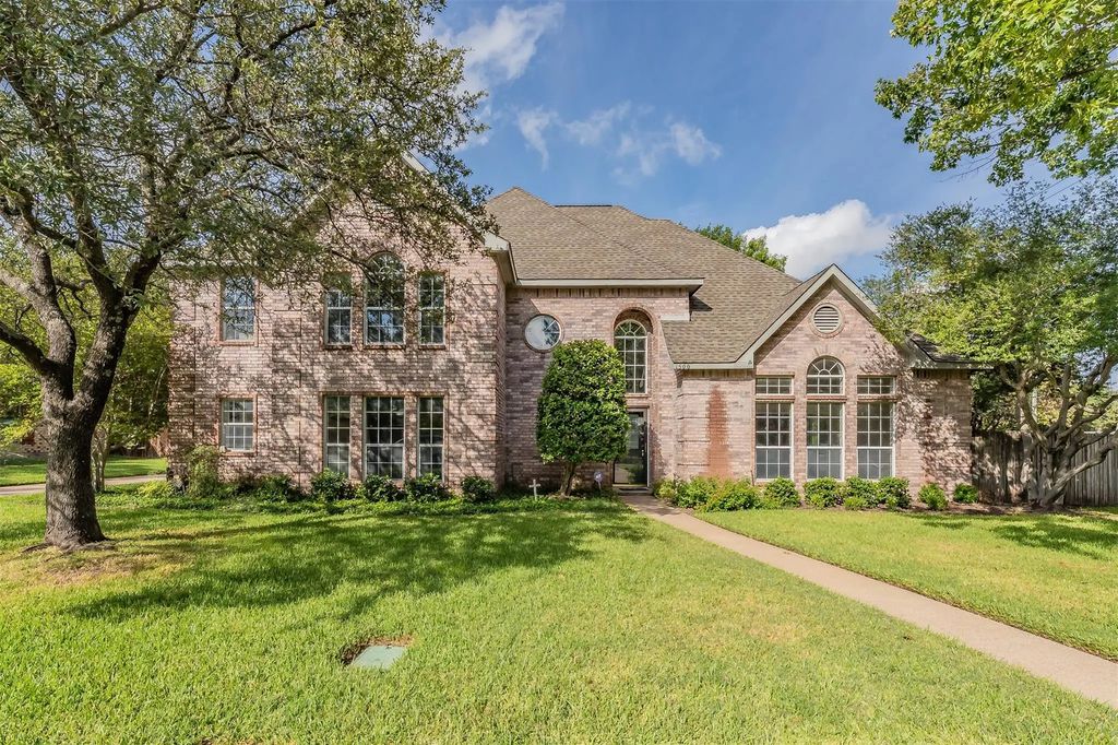 1500 Arrowhead Drive, Pantego