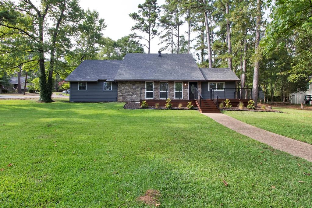 1407 Lakeshore, Hideaway