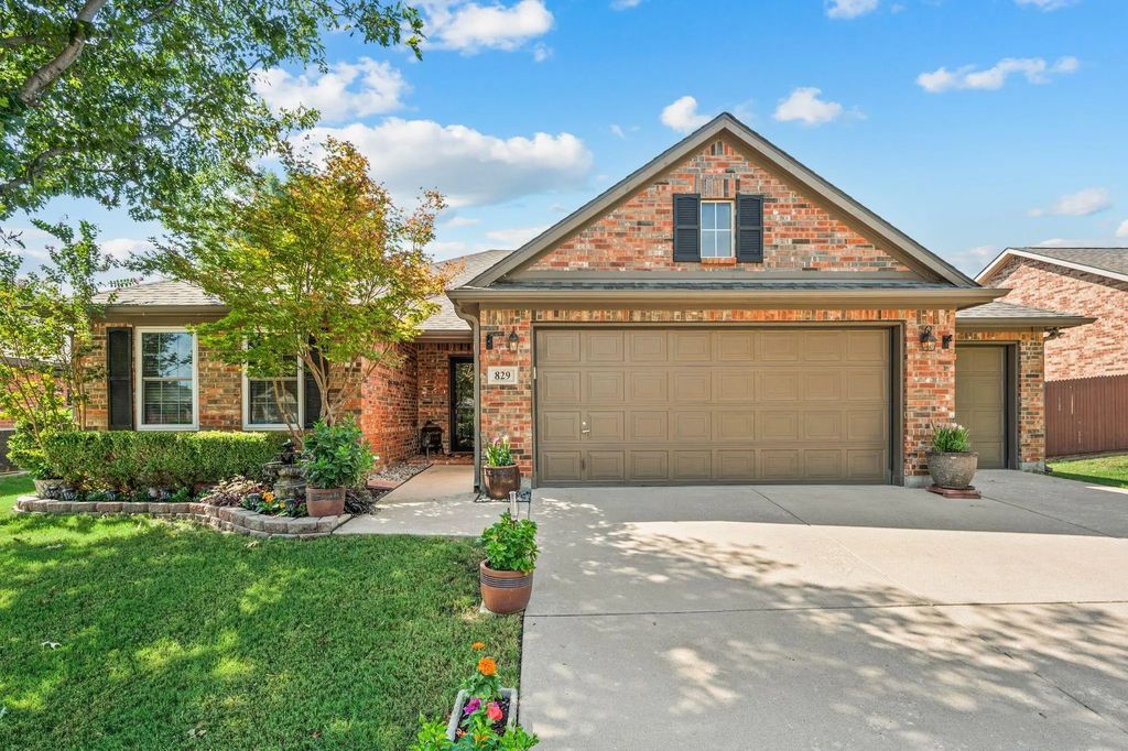 829 Sequoia Way, Saginaw