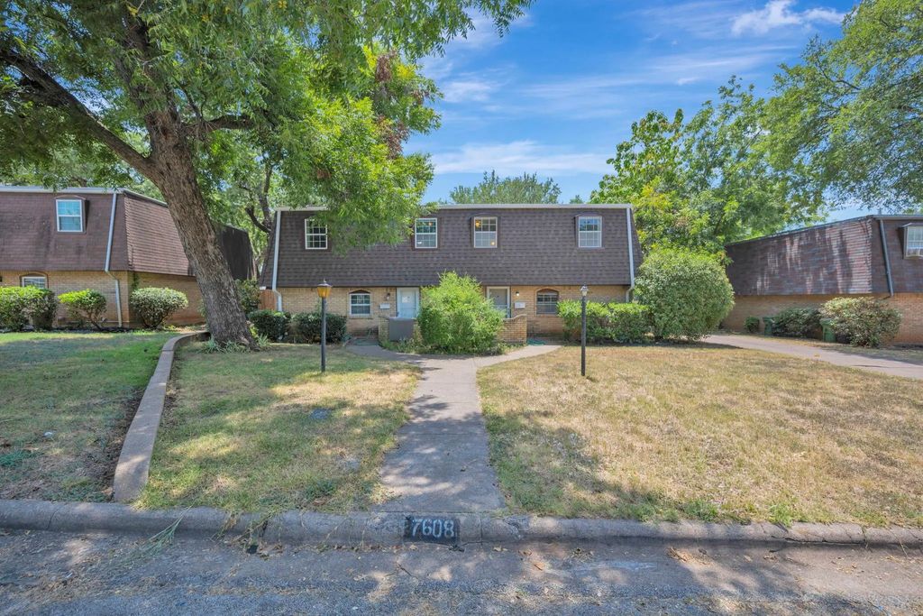 7608 Bridges Avenue, Richland Hills